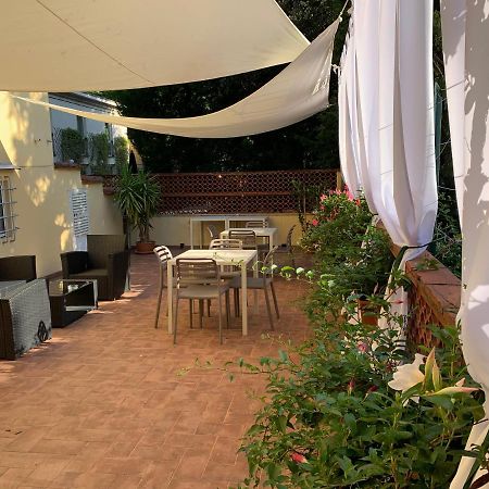 La Terrazza Di Via Elisa Bed & Breakfast Лука Екстериор снимка