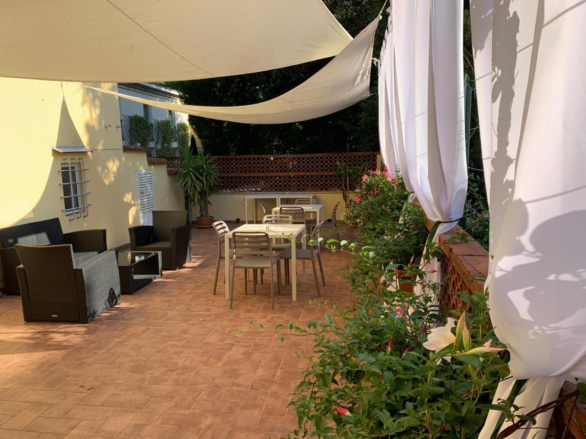La Terrazza Di Via Elisa Bed & Breakfast Лука Екстериор снимка