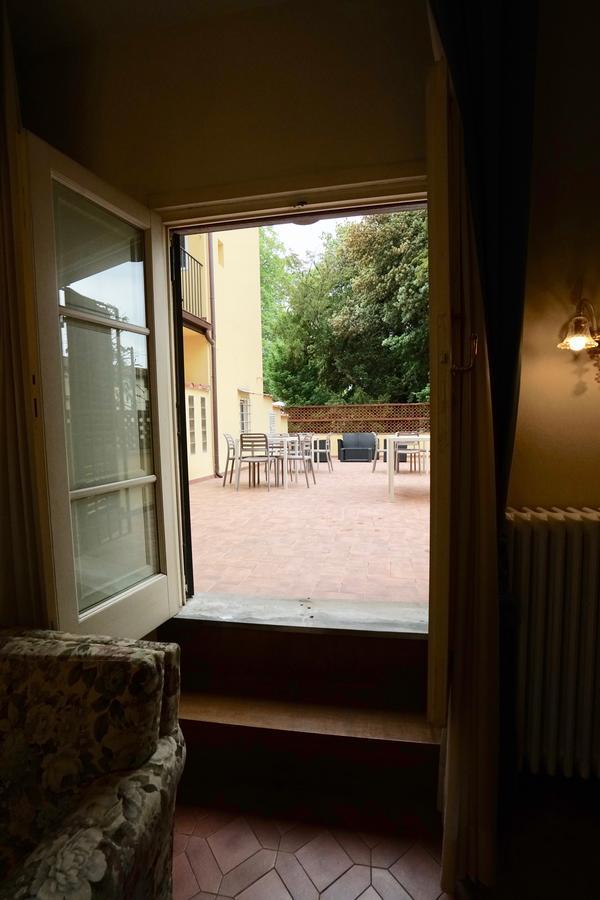 La Terrazza Di Via Elisa Bed & Breakfast Лука Екстериор снимка