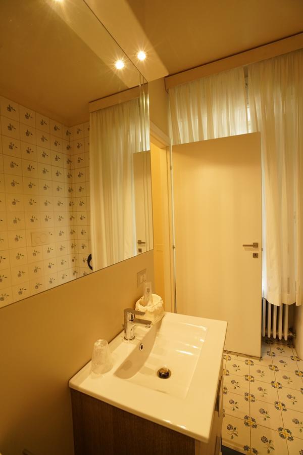 La Terrazza Di Via Elisa Bed & Breakfast Лука Екстериор снимка