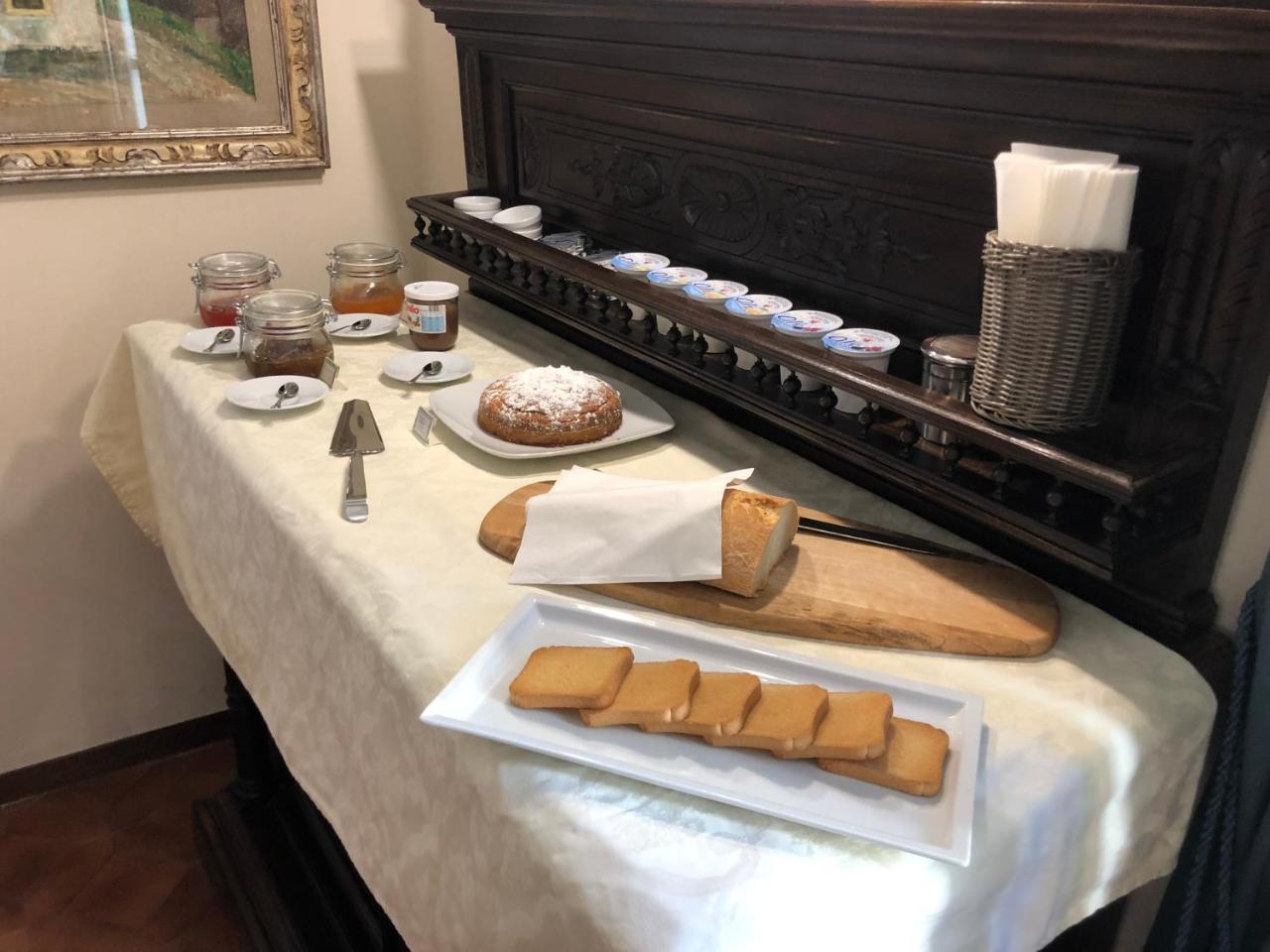 La Terrazza Di Via Elisa Bed & Breakfast Лука Екстериор снимка