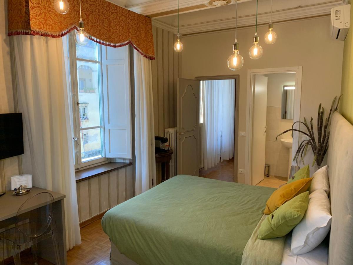 La Terrazza Di Via Elisa Bed & Breakfast Лука Екстериор снимка