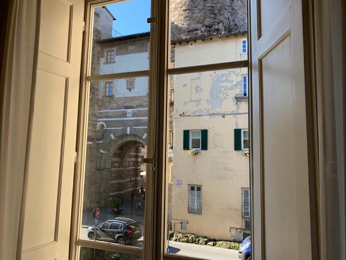 La Terrazza Di Via Elisa Bed & Breakfast Лука Екстериор снимка